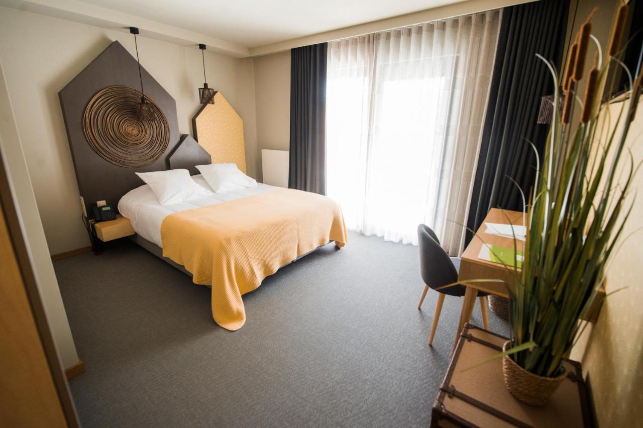 Hotel La Libellule Beauraing Esterno foto