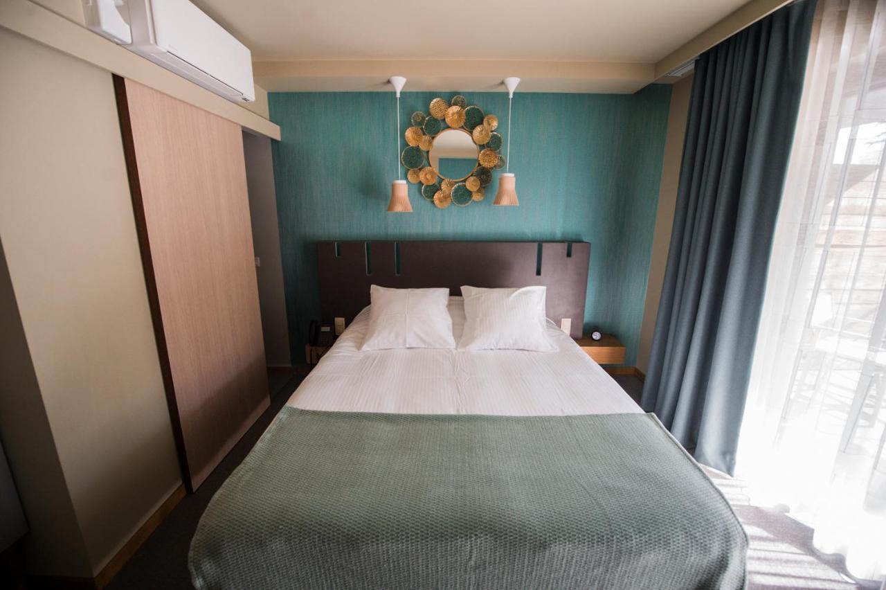 Hotel La Libellule Beauraing Esterno foto